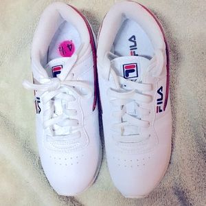 FILA Sneaker SIZE 4 1/2 excellent condition #PoshAffiliate